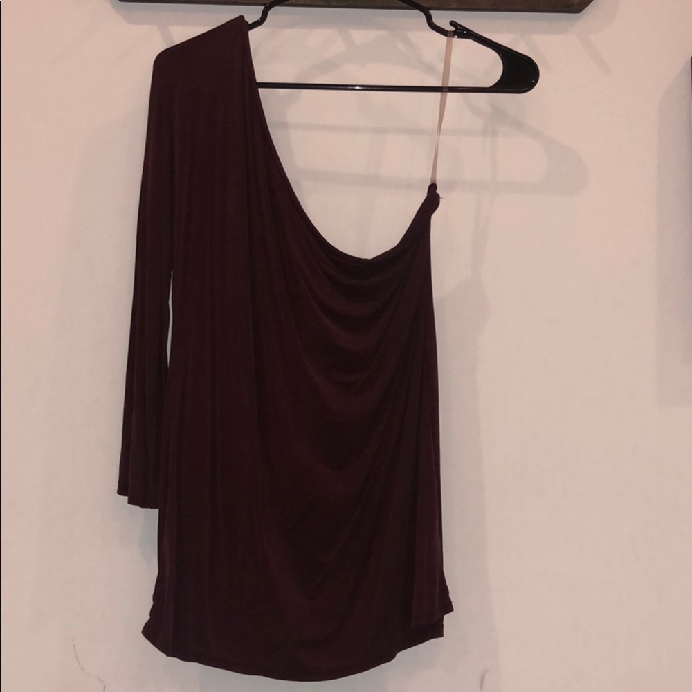 One shoulder top
